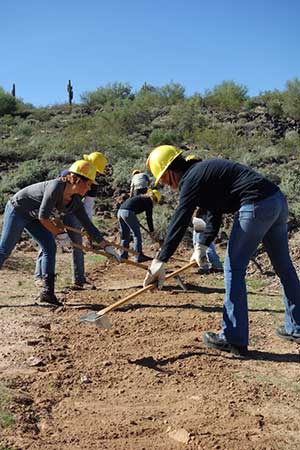 Field School recruits learning wildland firefighting techniqes.