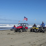 Off-road vehicles on the beach at Samoa Dunes. (John Ciccarelli/BLM) 