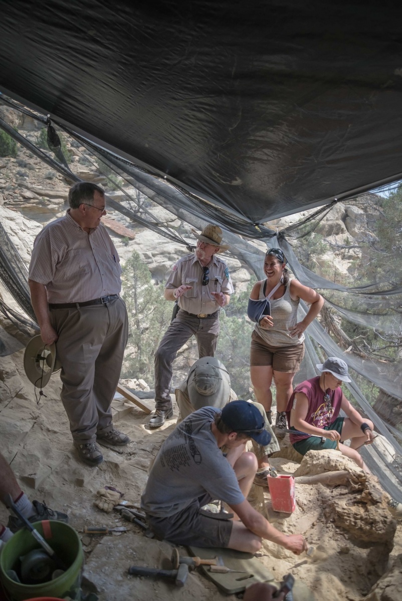 BLM visitors and a crew from Colorado Northwestern Field Museum, excavating under permit at the Walters Bone Quarry