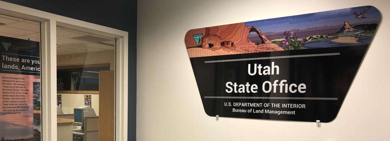 picture of Utah State Office entryway