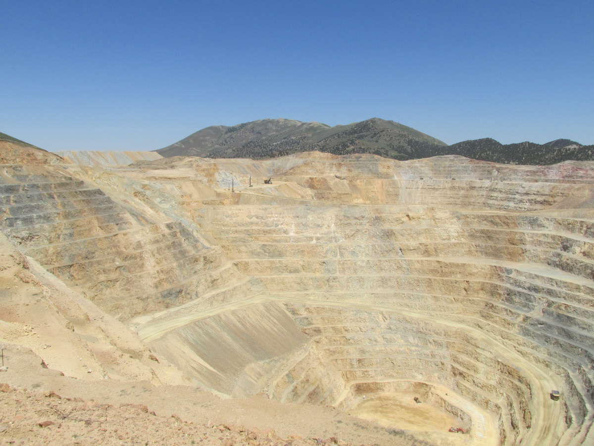 Mine pit photo