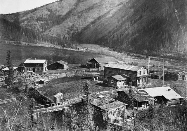 Steele Creek Community Circa 1914. ©Glenbow Museum. (Used with Permission)
