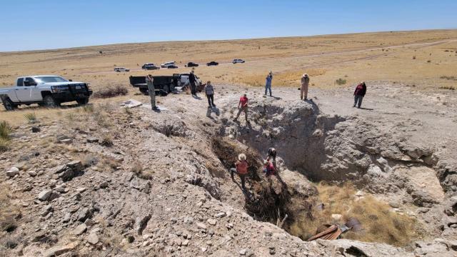 Volunteers working on an Earth Day cleanup in Roswell, New Mexico.