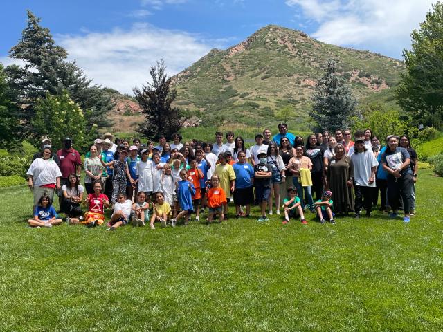 Group photo of youth, teachers and partners for the 2022 Earth Connections Camp. 