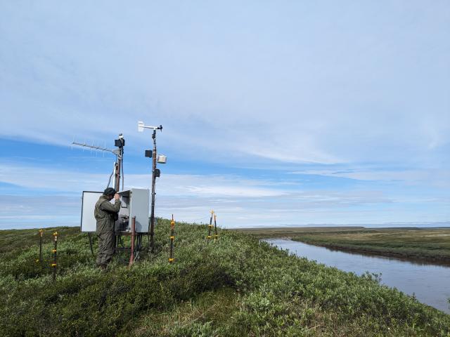 The Ikpikpuk River gage is on the west bank of the river.