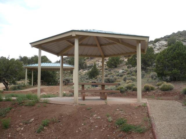 A shaded picnic table at Stateline Campground.