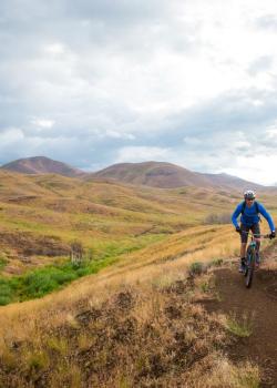 Mountain biker on Croy Creek Trail