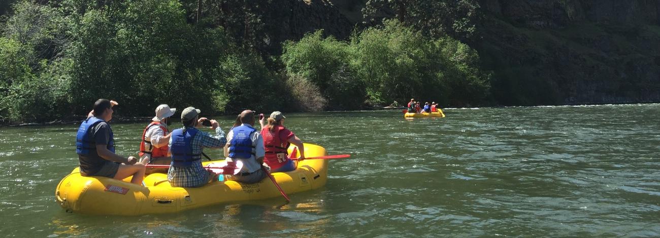 Group rafting the Yakima River