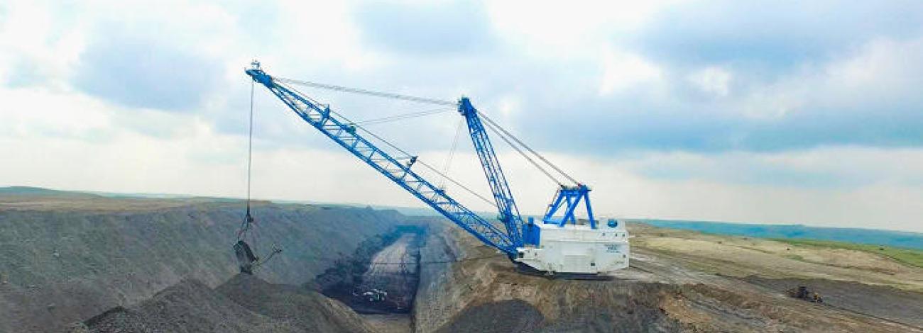 A dragline excavator operates at Freedom Mine in Mercer County, North Dakota, one of the nation’s largest lignite coal mines.