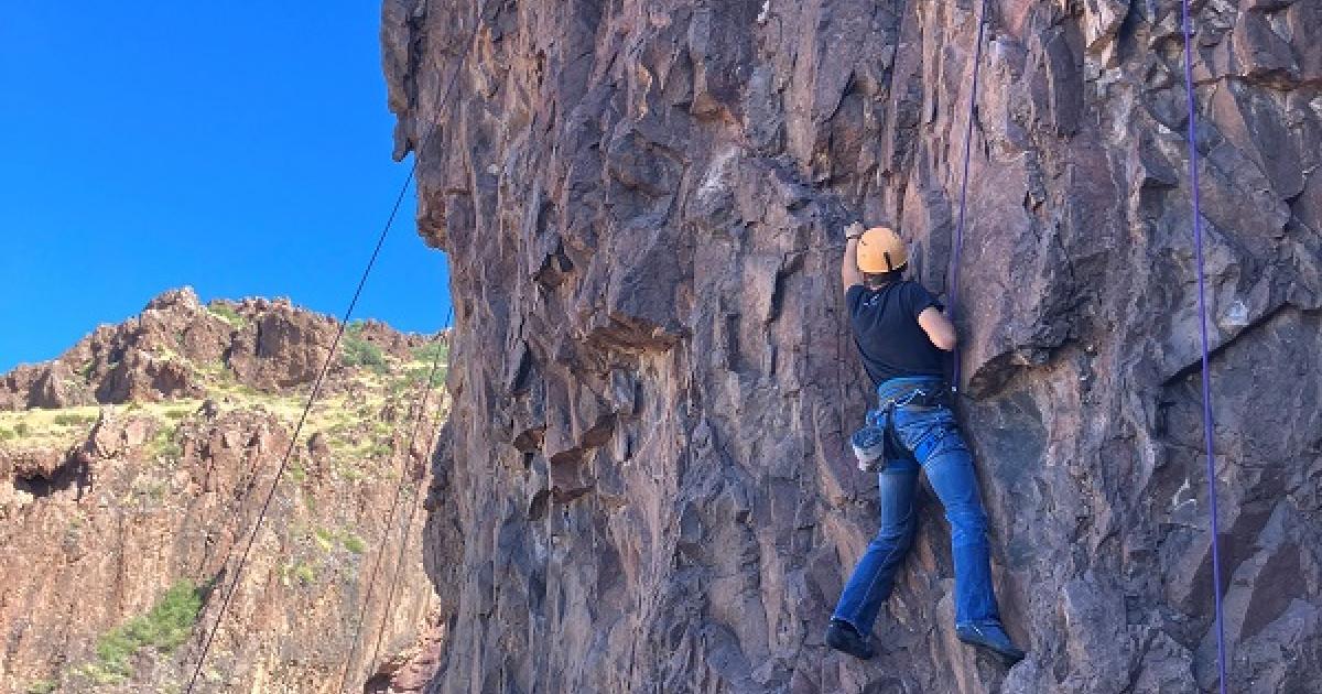 Tragic Incident Claims Life of High School Student During Climbing Activity in Ulsan