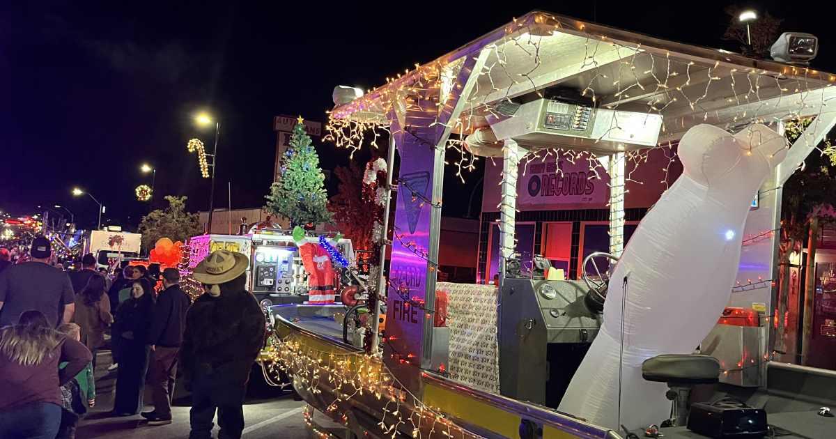 BLM Fire Team brings Smokey Bear to Kingman’s Street of Lights | Bureau ...
