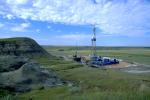 Photo of oil and gas rig in north dakota
