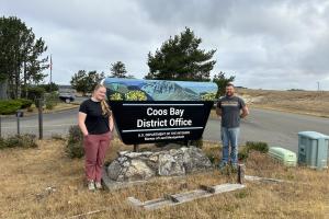Daphne and her mentor Jeff Jackson outside the Coos Bay District office. BLM photo.