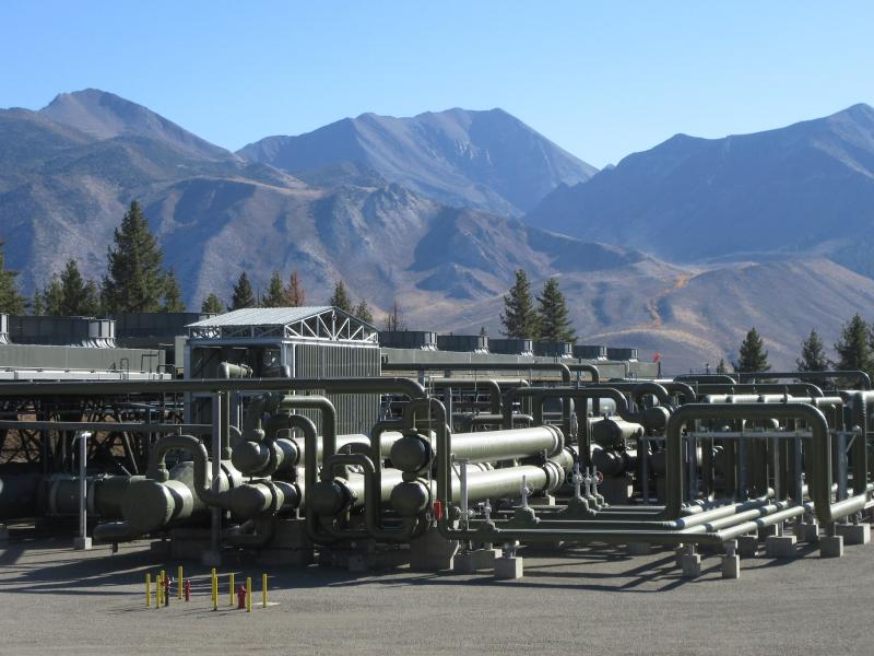 Casa Diablo IV Geothermal Plant. Photo by Steve Allan, California State Office. news bytes image